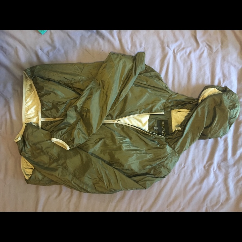 Green adjustable zip up!